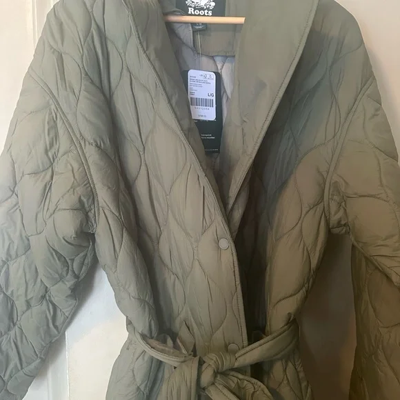 Roots Quilted Green Robe - Picture 2 of 3